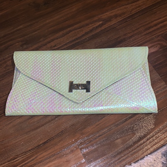 Holographic Envelope Light Mint Green Clutch - Picture 1 of 8